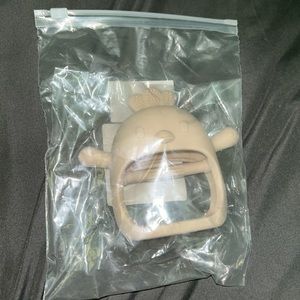 Teething mitten